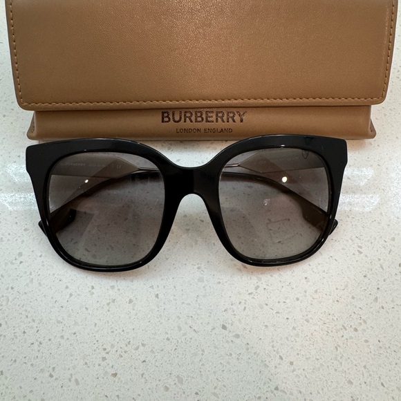 Burberry Black Sunglasses - Picture 1 of 7